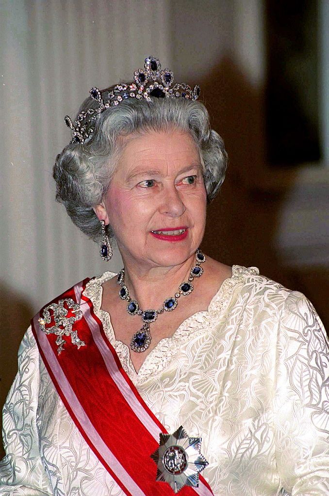 Corone della regina Elisabetta, la loro storia e i loro misteri