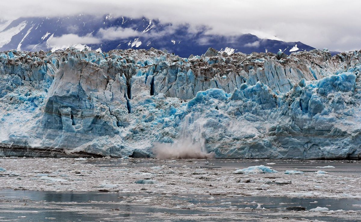 Gletsjers die in zee uitmonden zoals deze in Alaska smelten onder het wateroppervlak honderdmaal sneller af dan tot nu toe op basis van theoretische modellen werd aangenomen