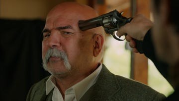 fikret y hakan unen fuerzas para enfrentarse a Çolak, mientras que este le hace la vida imposible a los más vulnerables