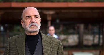Çolak atacó a la gente del lodazal, lo que provocó la ira de hakan y de fikret, mientras que gaffur se refugió en Üzüm tras las muerte de saniye