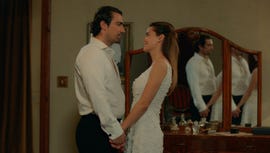 hakan y züleyha se preparan para darse el “sí, quiero”, pero un acontecimiento de última hora amenaza con echar por tierra el enlace