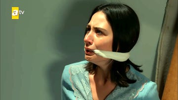 betül sufre las consecuencias de haber tratado de envenenar a Çolak, mientras que el estado de fikret se complica