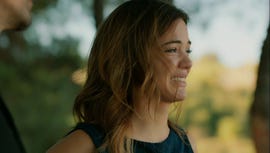 ﻿züleyha descubre el nombre de la persona que ha estado vendiendo parte de sus tierras a sus espaldas, mientras que fikret toma una decisión sobre betül