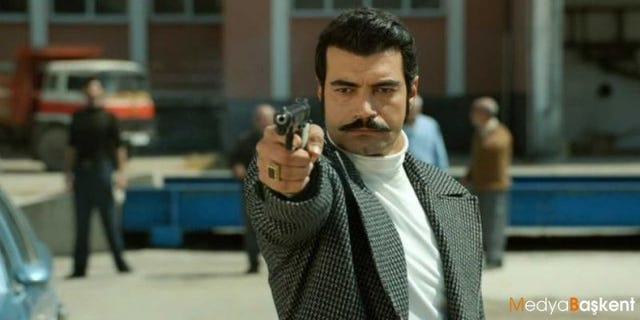 al creer que su esposa le engaña con yilmaz, yaman obligó a züleyha a salir de la mansión a punta de pistola