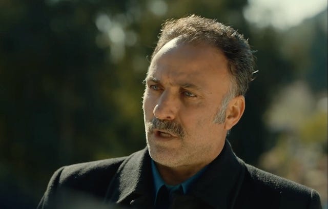 tellidere hatip teme que, debido a un error de rasid, la policía descubra que el mató a Çëngaver