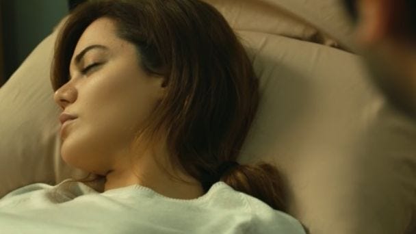 züleyha llega al hospital con signos de envenenamiento