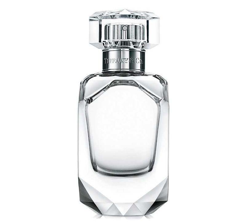 Perfume, Glass bottle, Water, Bottle, Bottle stopper & saver, Glass, Fluid, Liquid, Drinkware, Flask, 