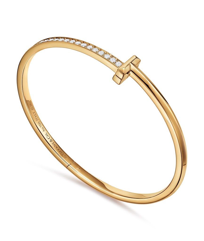 懶人穿搭：一只金色手環能搭出多種時尚look，戴上造型加分就靠它！