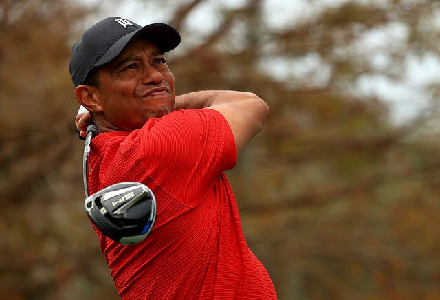 tiger woods swings his driver at final round of pnc championship