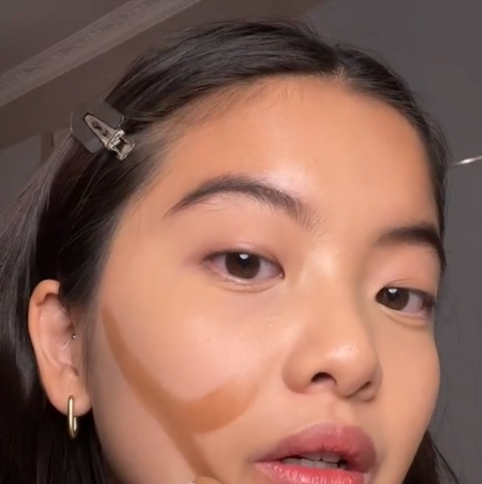 This contouring hack for round faces has over a million views