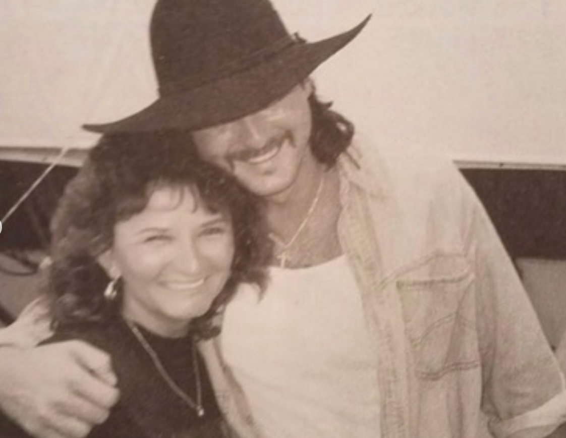 Tim McGraw reveals his mother had 'complete meltdown' after hearing 'I  Called Mama' - Smooth