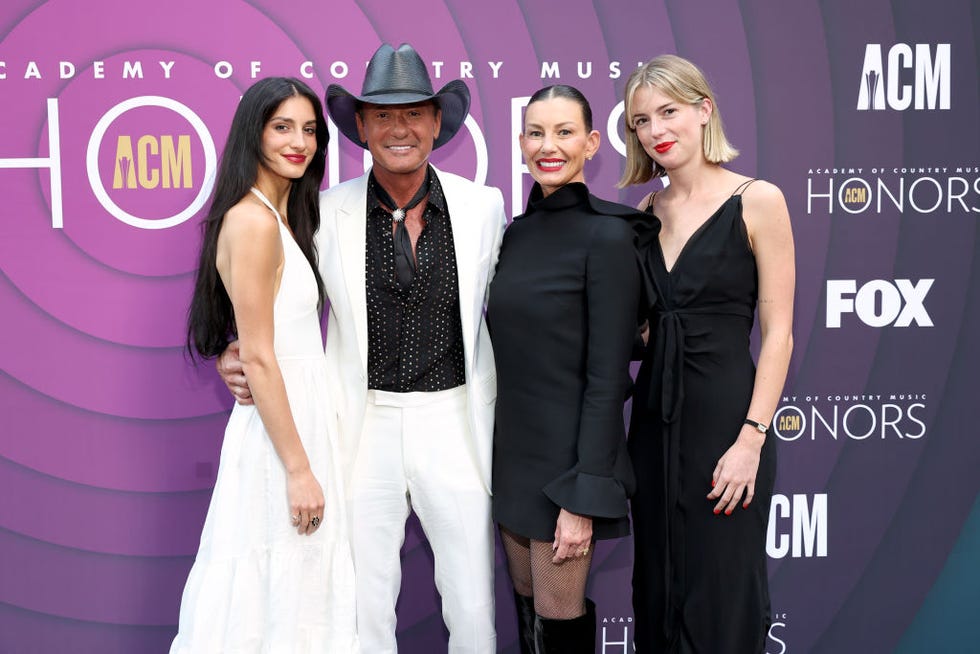 tim mcgraw and faith hill with daughters audrey and maggie﻿