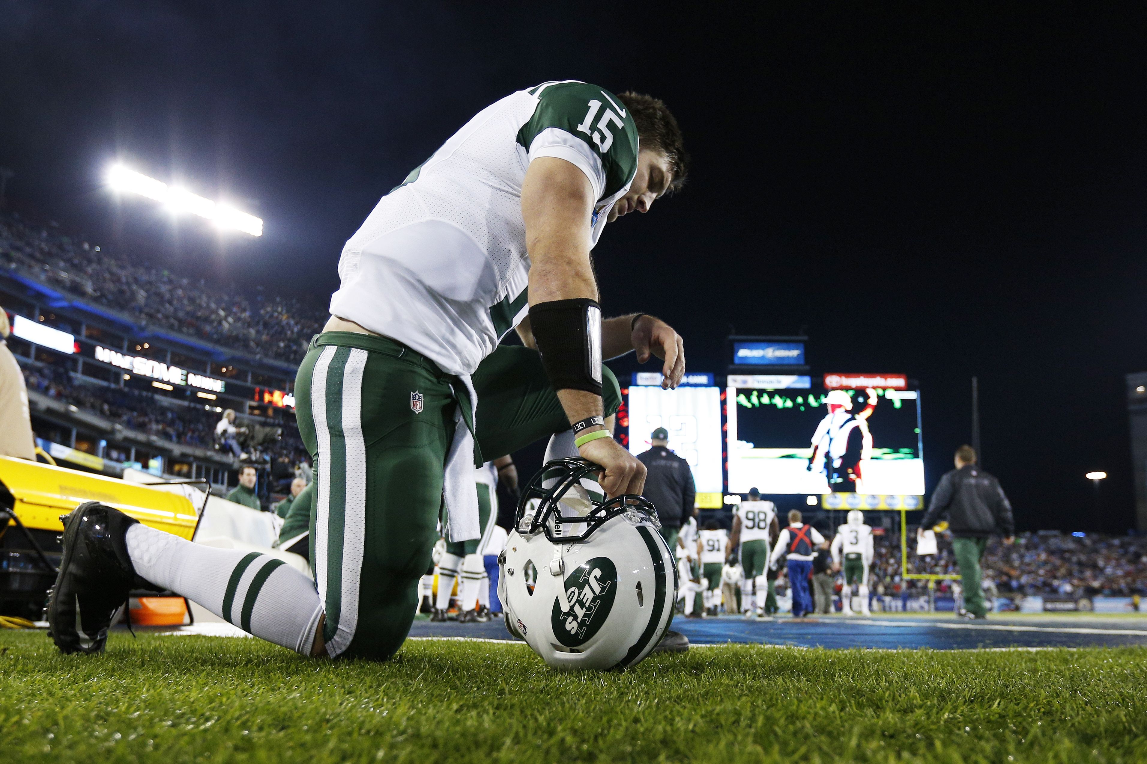 Unemployed Tim Tebow Still Living the Good Life, Spotted on Beach