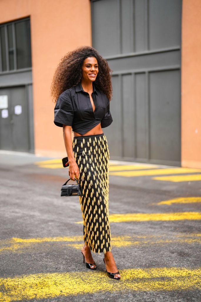 How to Wear a Maxi Skirt?