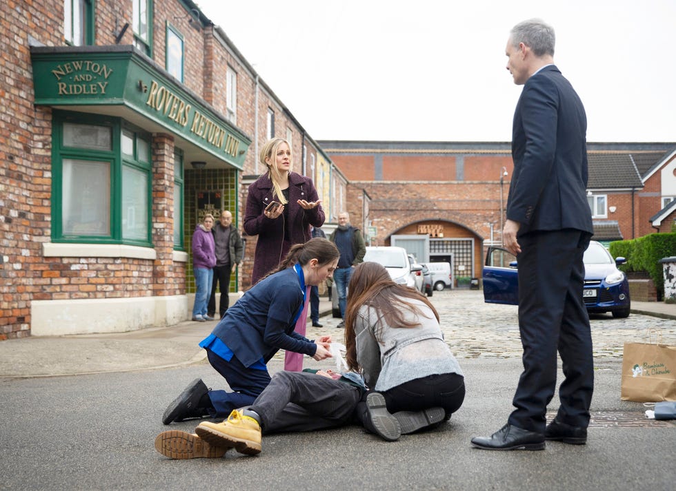 tina, nick, daisy, coronation street