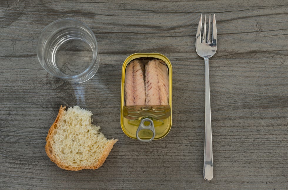 El pescado azul, como las sardinas en conserva,   proporcionan vitamina D.