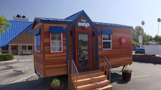 Property, Home, House, Log cabin, Building, Shed, Cottage, Siding, Real estate, Mobile home, 