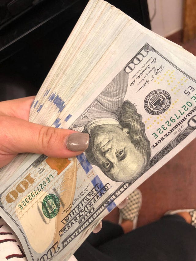 Sup Dogs tip money