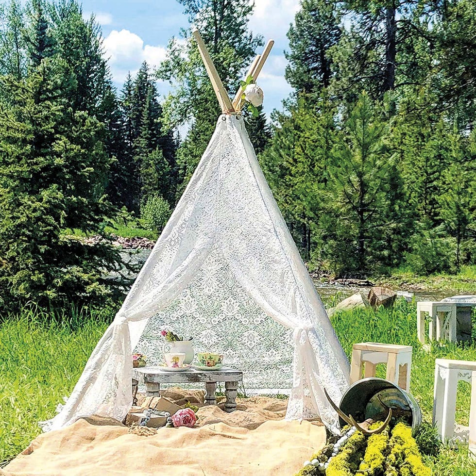 tipi en el jardín para hacer una fiesta ecosostenible