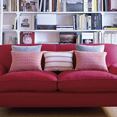 Estos cojines para el sofá con relleno incluido son perfectos para