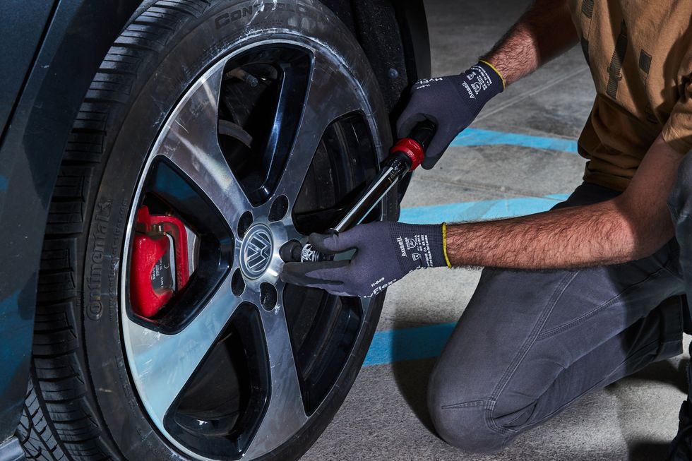 how to do a tire rotation at home