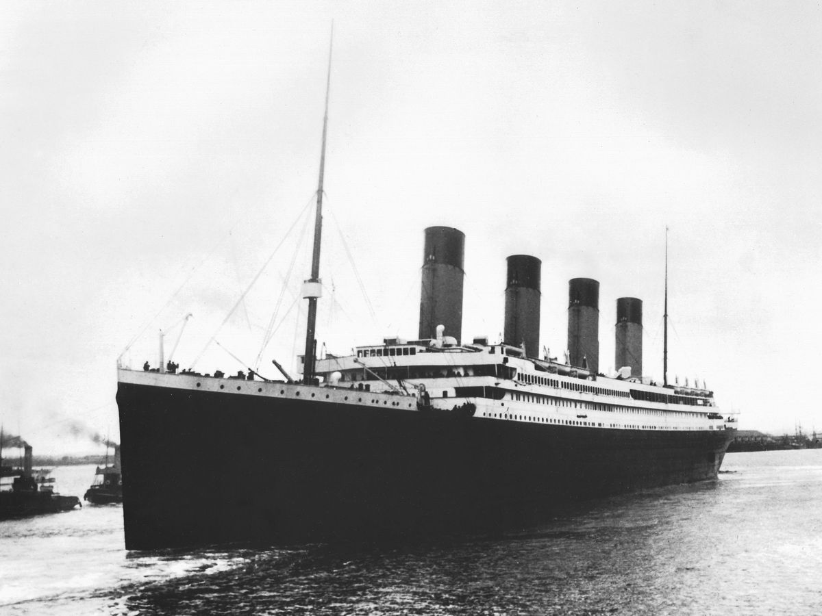 Rose and her family boarding the Titanic on their journey to America.