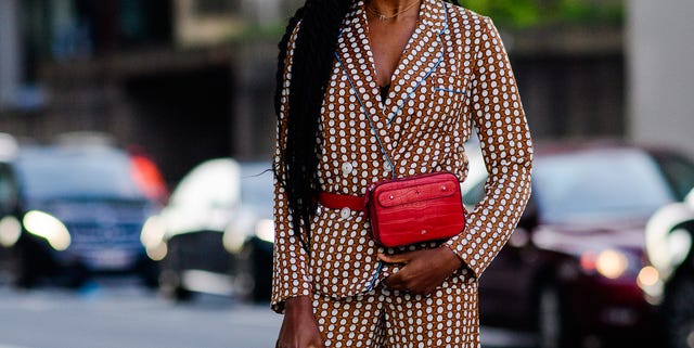 red crossbody bag outfit