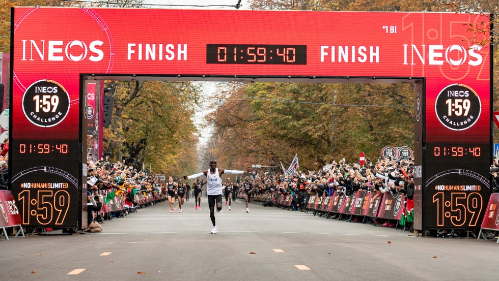 Eliud Kipchoge runs a sub 2 marathon