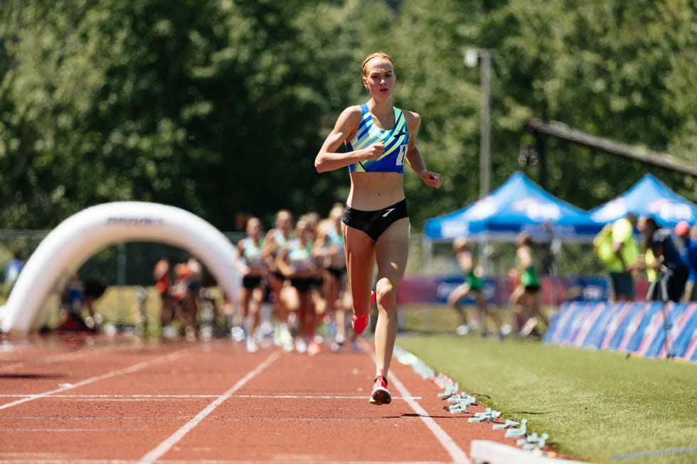 jane hedengren leads a group while racing on the track