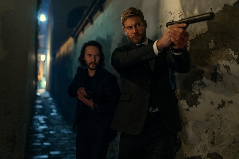Taylor Kitsch (Ben Edwards), Tom Hopper (Raife Haistings)