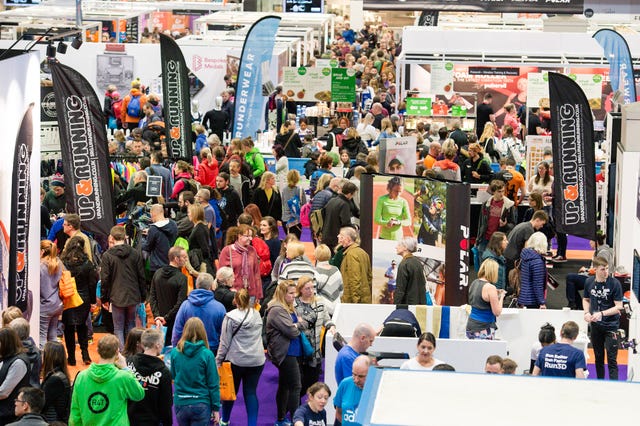 People, Crowd, Event, Recreation, City, Leisure, Tourism, Fan convention, Skateboard, 