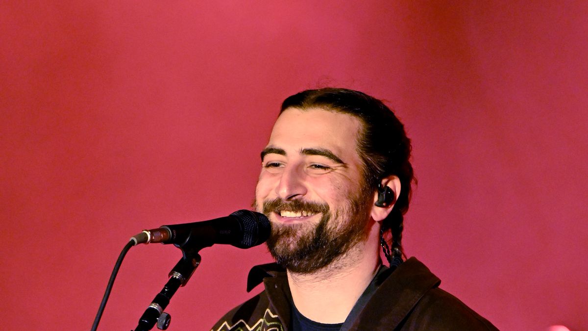 A American Express celebra seu 15º Small Business Saturday® em 30 de novembro com Noah Kahan