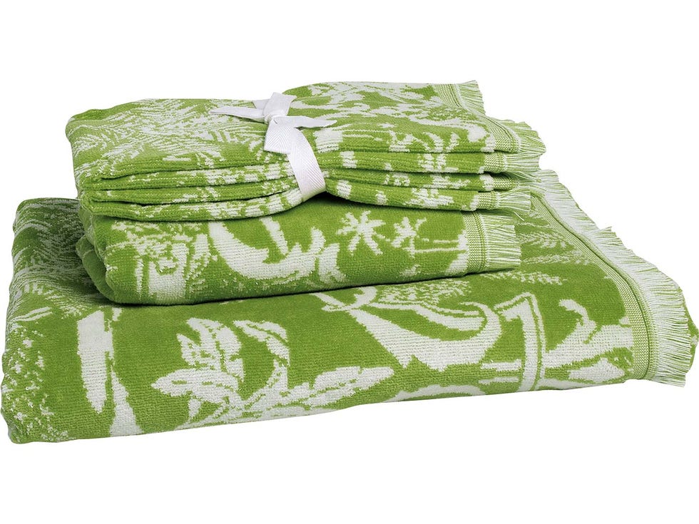 Green, Leaf, Furniture, Duvet cover, Textile, Linens, Grass, Dog bed, Pattern, Rectangle, 