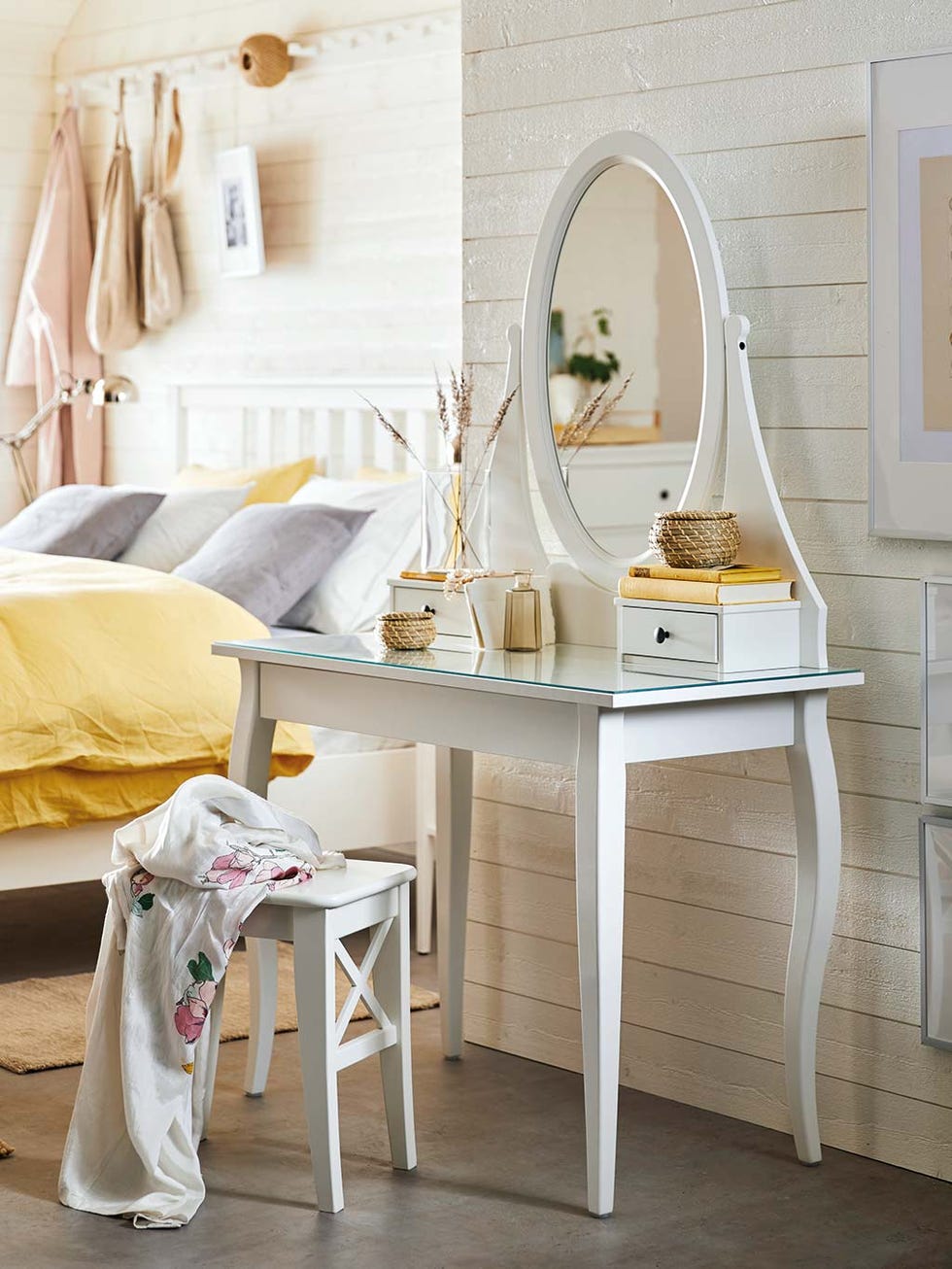 Dormitorio con tocador Hemnes, de Ikea
