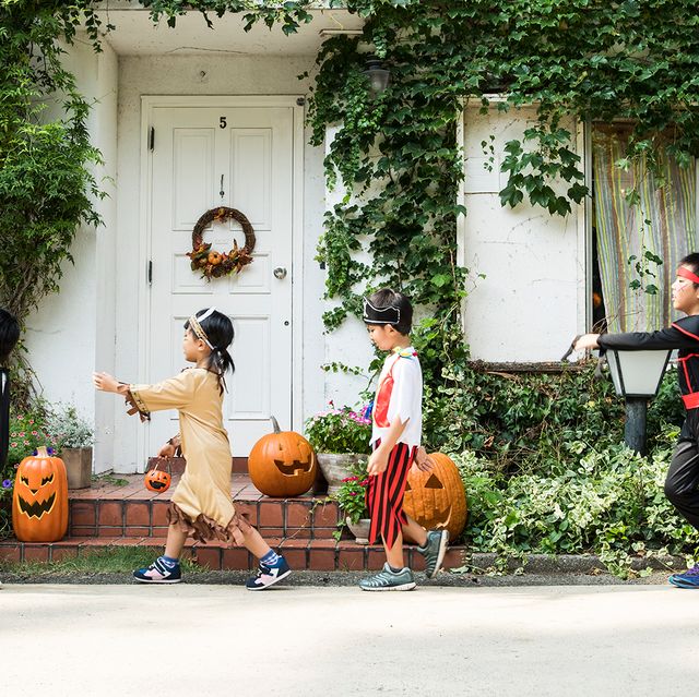 Toddler Halloween Costumes 1 1596727307 ?crop=0.493xw 0.984xh;0,0.0130xh&resize=640 *