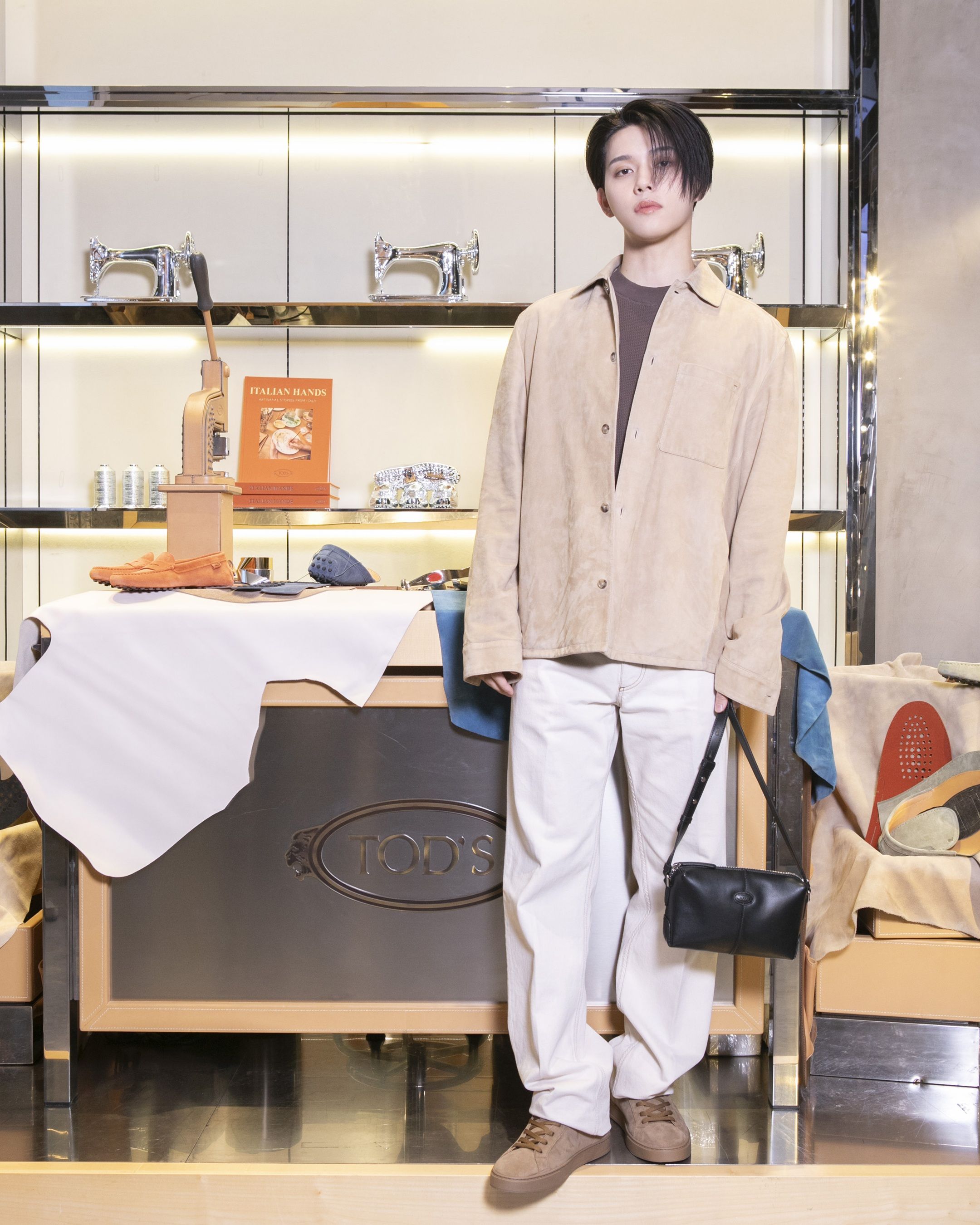 新品未使用　非売品　トッズTOD'S写真集ITALIAN HANDS 希少品 トッズが写真集『イタリアン ハンズ』を刊行！ 発刊記念の