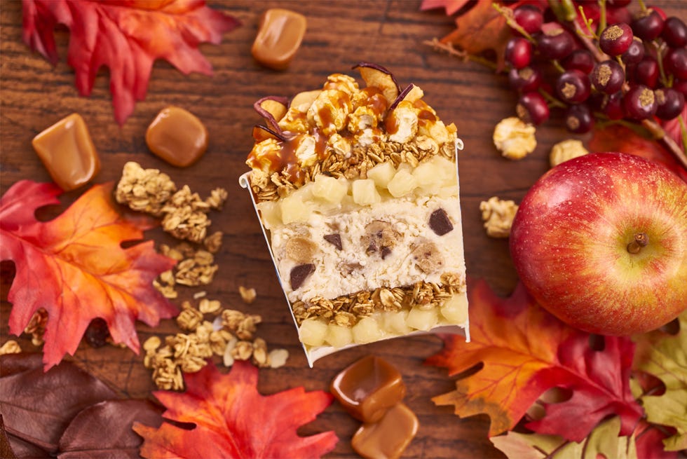 Food, Natural foods, Sweetness, Dish, Cuisine, Apple, Dessert, Cinnamon, Fruit, Ingredient, 