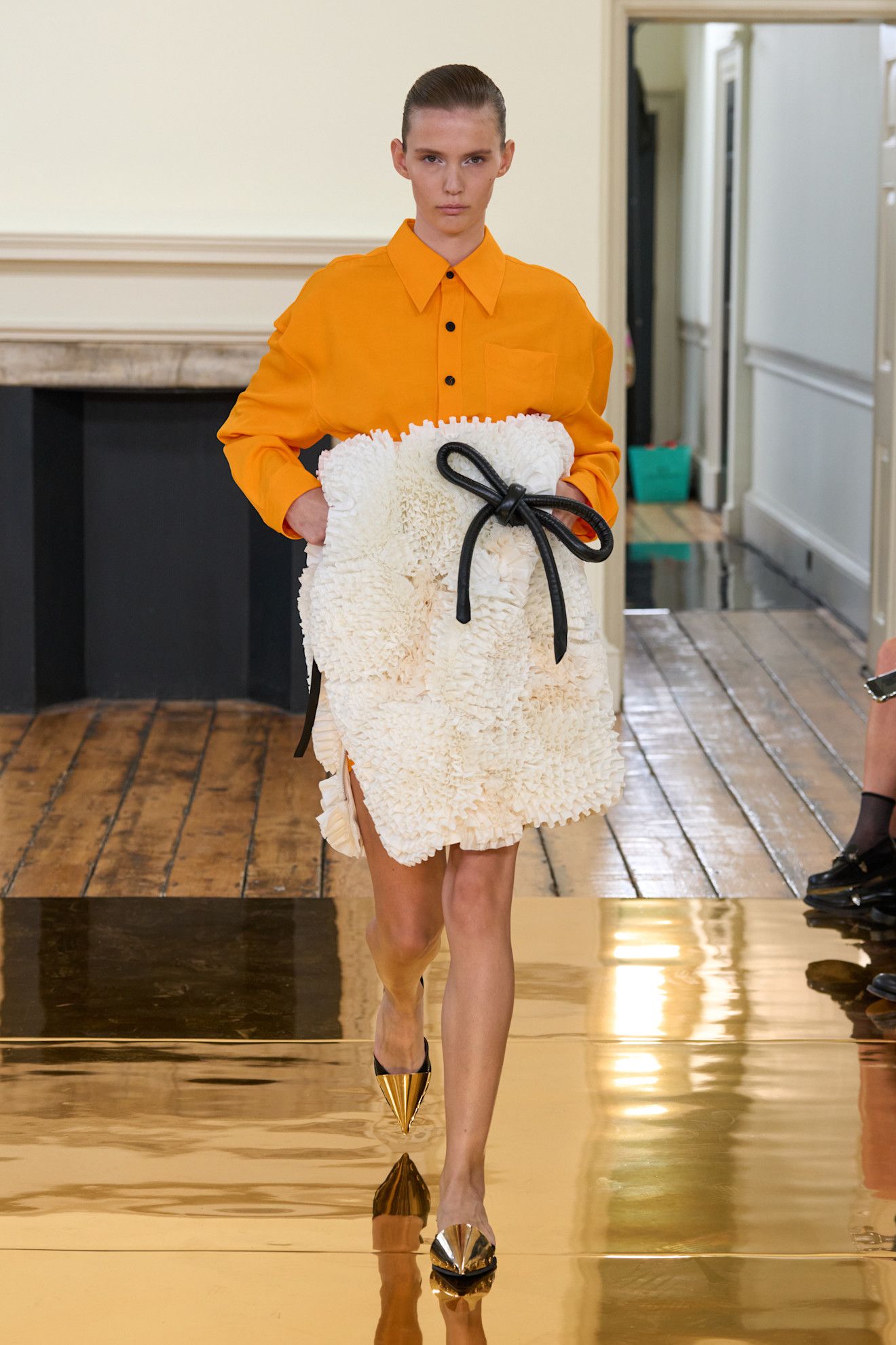 CHANEL シャネル オレンジ レザー スカート おしゃれデザイン