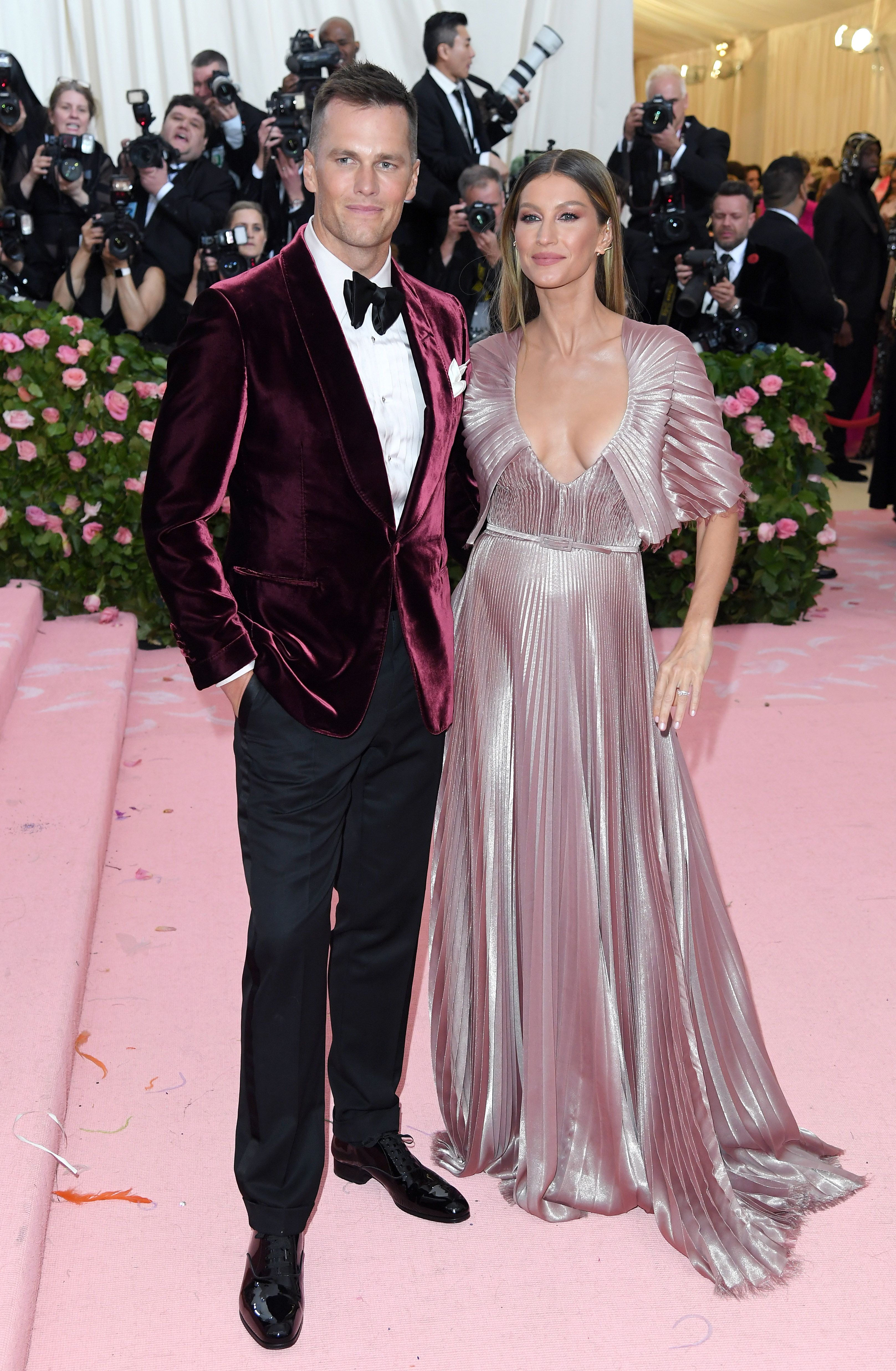 Tom Brady & Gisele Bundchen announce divorce after 13 years of marriage -  Entertainment News