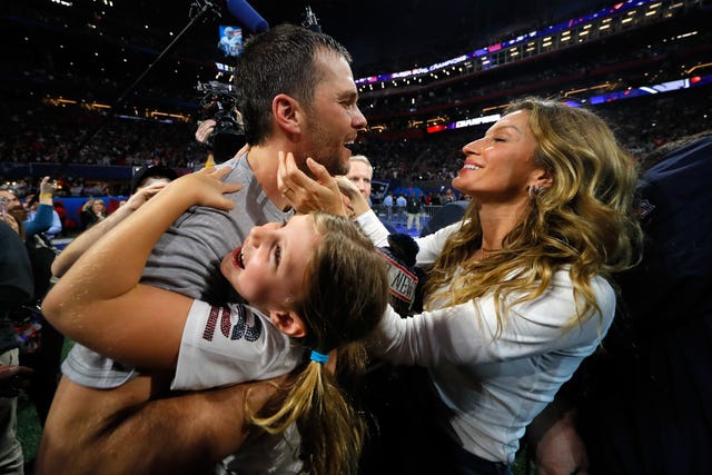 Gisele waiting on 'big gesture of support' from Tom as