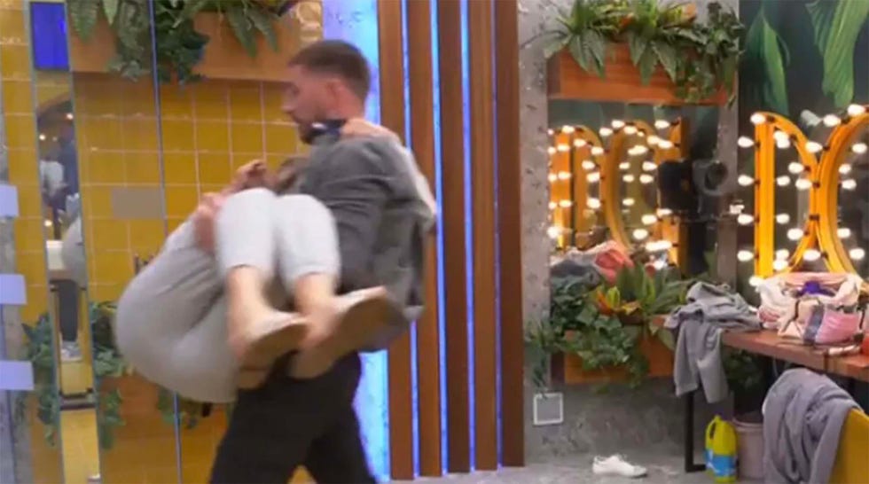 tom brusse y sara secret story