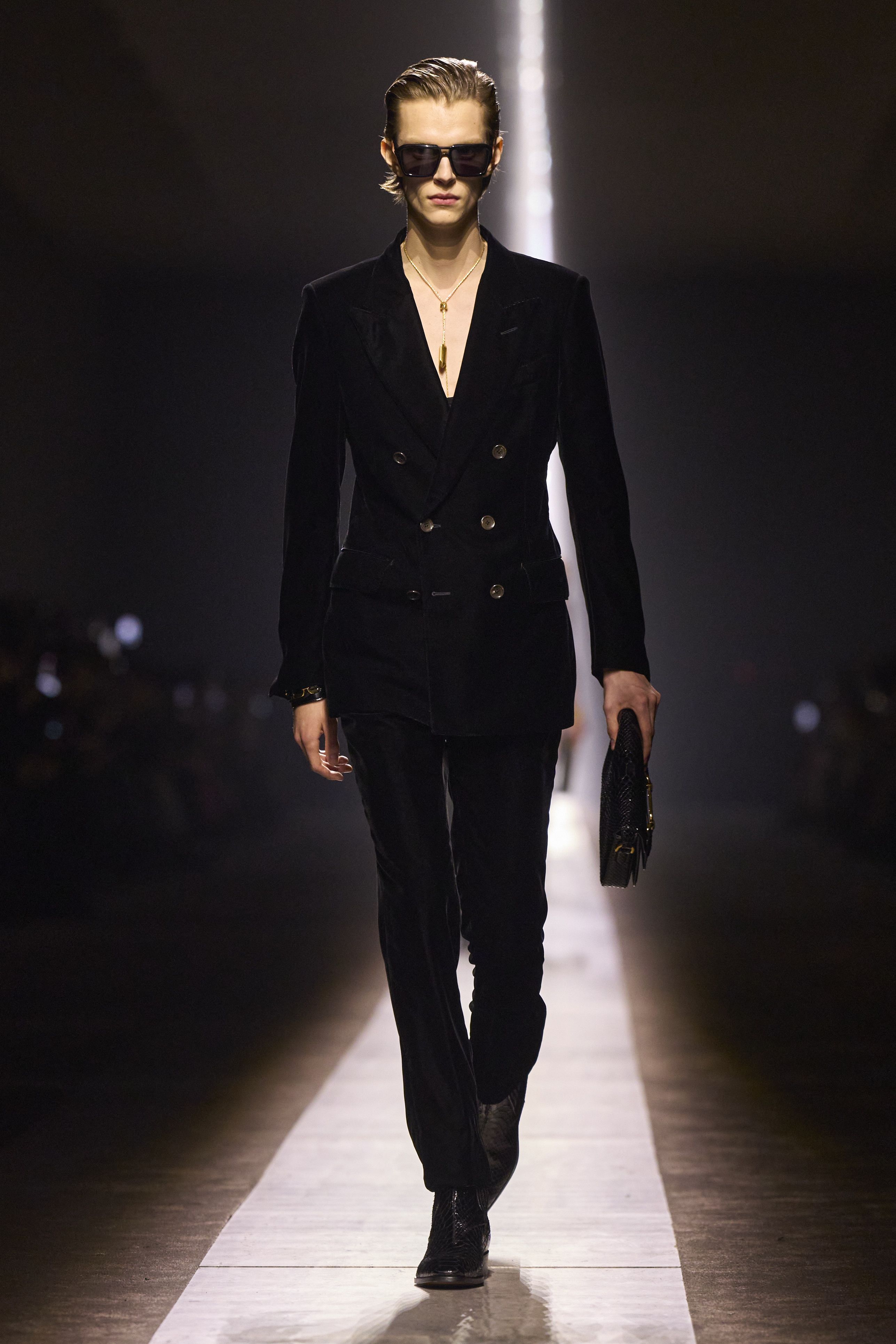tom-ford-f24-059-65dd5186e1bed.jpg