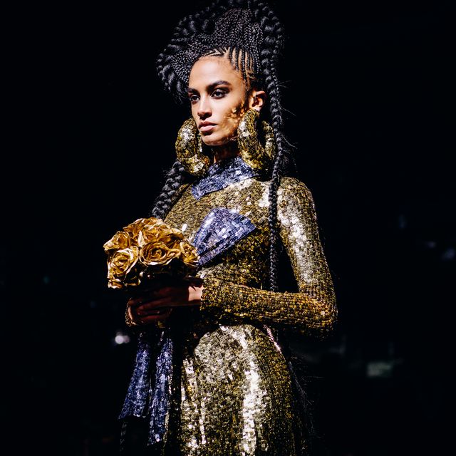 https://hips.hearstapps.com/hmg-prod/images/tom-ford-spring-2023-ready-to-wear-show-news-photo-1663337473.jpg?crop=0.66762xw:1xh;center,top&resize=640:*