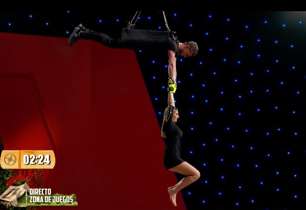 tom brusse y sandra pica durante una prueba en el realilty 'la casa fuerte'