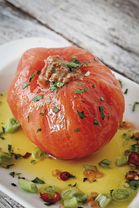 tomates rellenos con puré de alubias