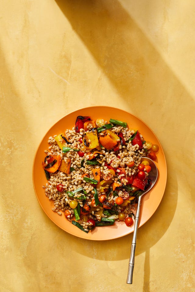 tomato and charred pepper farro salad