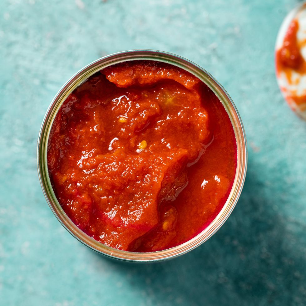 tomato sauce in a can