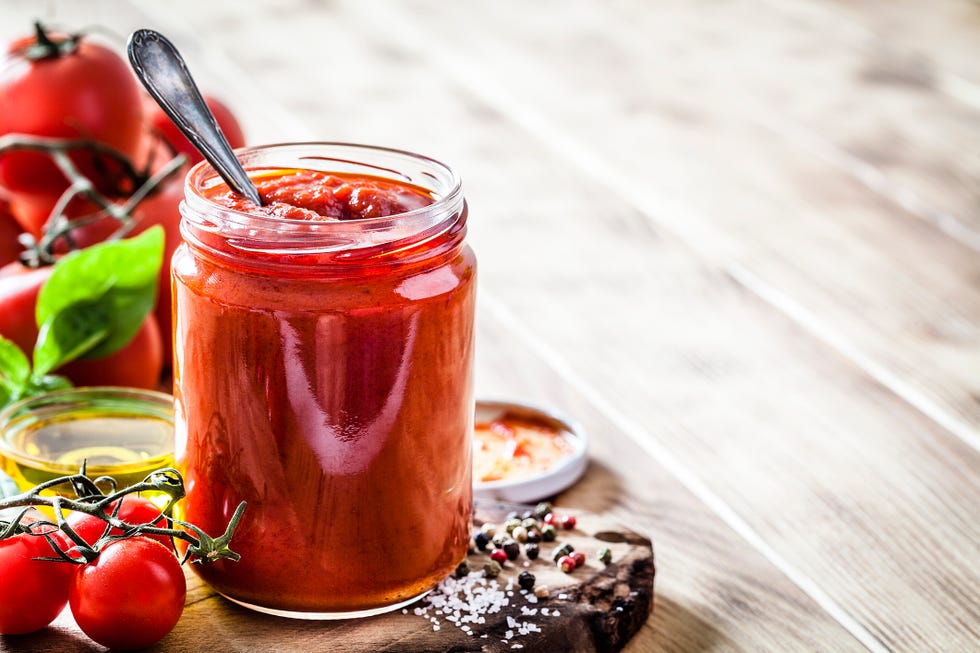 Descubre el secreto de la salsa de tomate perfecta en tu freidora de aire 2 Moncloa Base de las salsas y aderezos, además de ser el elemento clave en las comidas rápidas y aperitivos