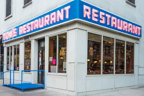 tom’s restaurant featured in the sitcom seinfield