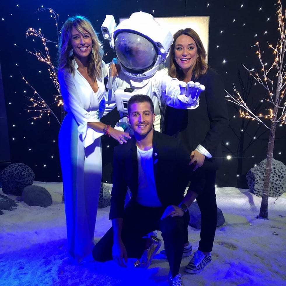 Nando Escribano, Toñi Moreno y Emma García en la fiesta de Mediaset. 